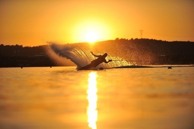  Esquí acuático al atardecer.JPG
